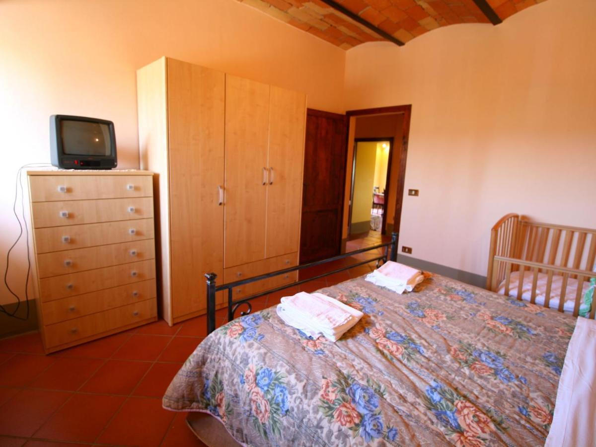 Апартаменты Spacious Farmhouse In Pienza With Swimming Pool Contignano Экстерьер фото